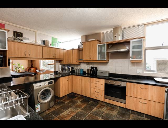 3 BEDROOM APARTMENT FOR SALE IN GLENWOOD